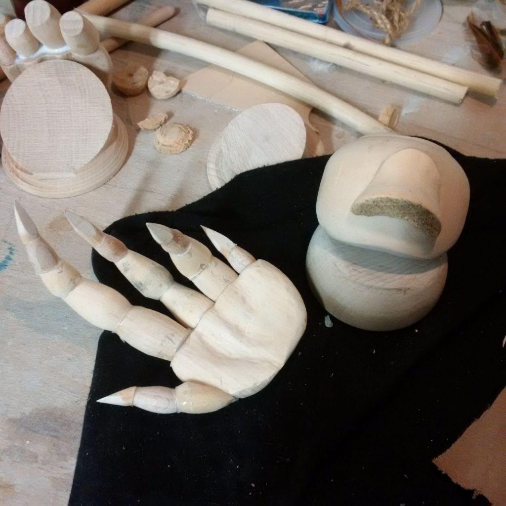 gedrechselte Hand und Kopf