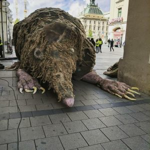ein ebenso überaus gewachsener russischer desman, money mouse von Stefanie Oberhoff und weiteren Puppenbauerinnen