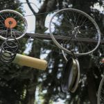a mechanic construction with bike wheels, tubes... to produce sounds